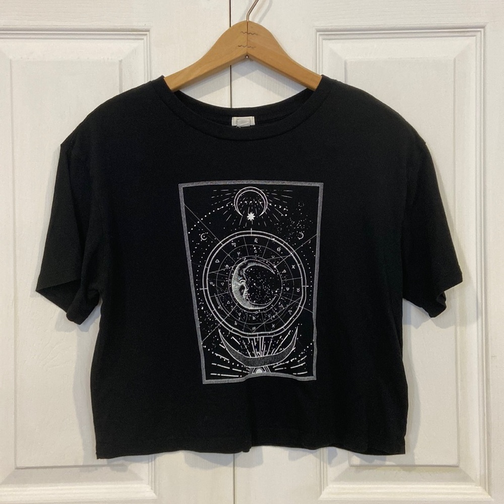 Garage graphic tee
